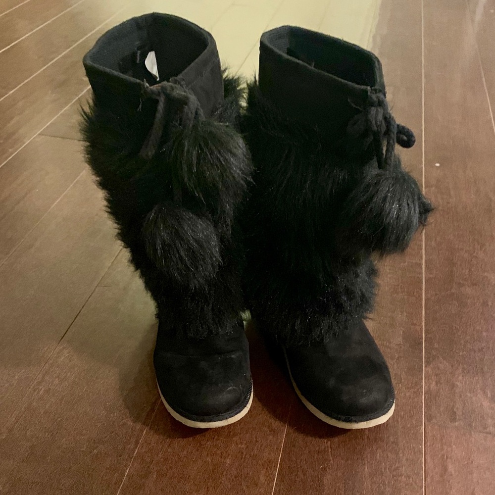 Girls Black Fur Boots